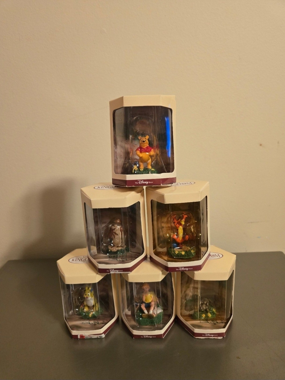 Disney Store Tiny Kingdom Winnie The Pooh And Honey Tree Mini Figurines Lot Of 6